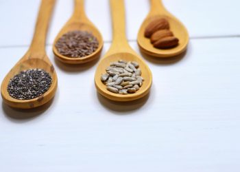 Four Brown Wooden Spoons Screenshot