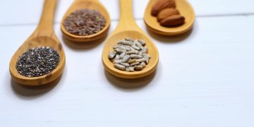 Four Brown Wooden Spoons Screenshot